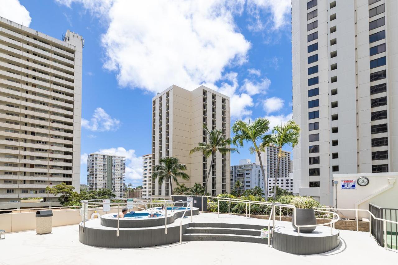 Beautiful 1Br With King Bed, Ocean View, Fast Wi-Fi & Free Parking Leilighet Honolulu Eksteriør bilde