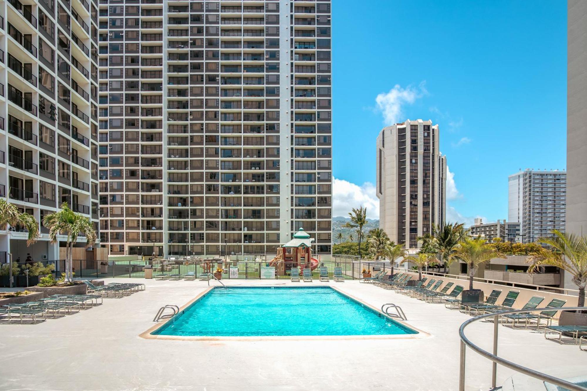 Beautiful 1Br With King Bed, Ocean View, Fast Wi-Fi & Free Parking Leilighet Honolulu Eksteriør bilde